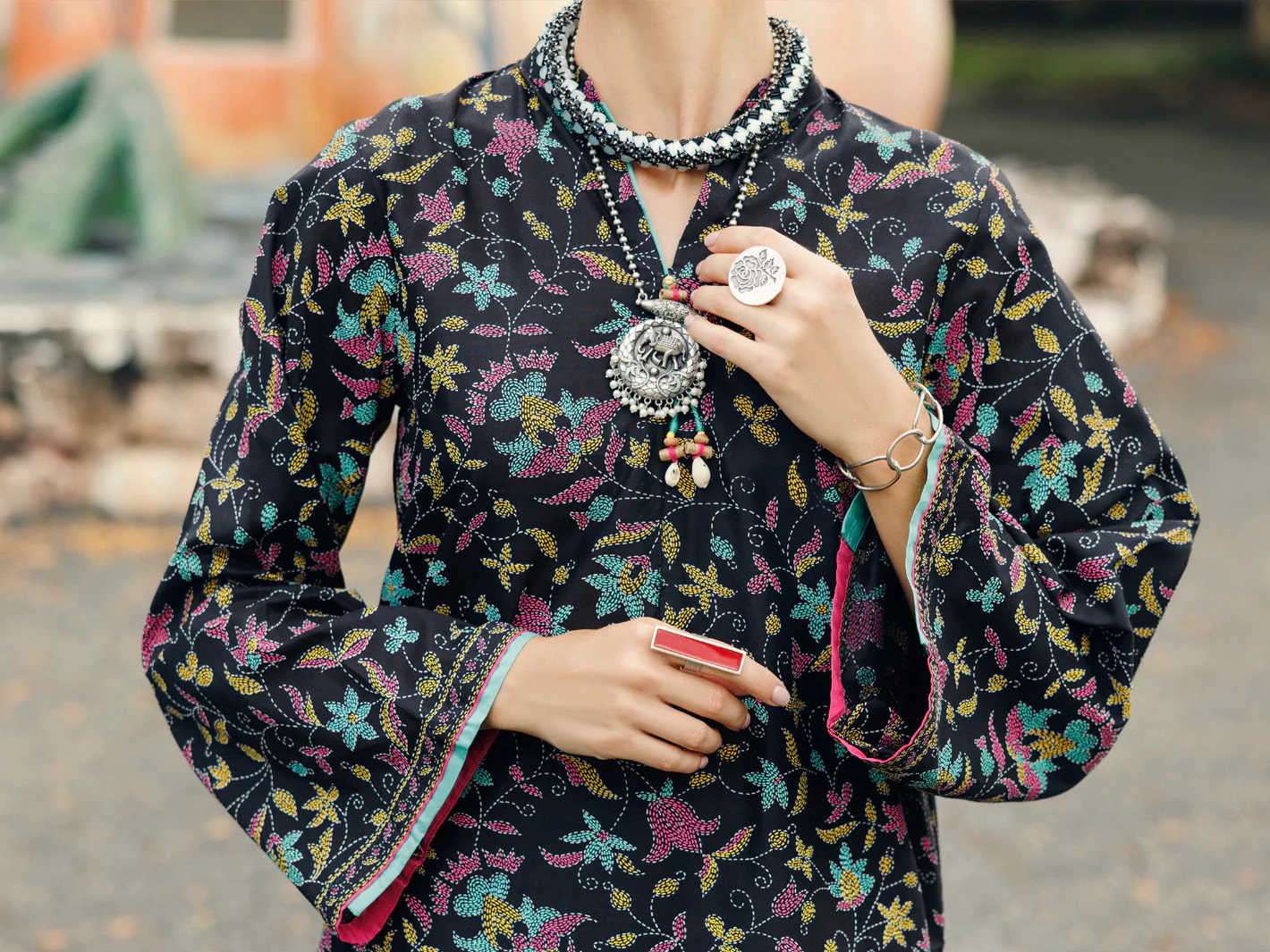 BLACK LAWN KURTI | AL-LK-1042/FB-1042A - Image 3