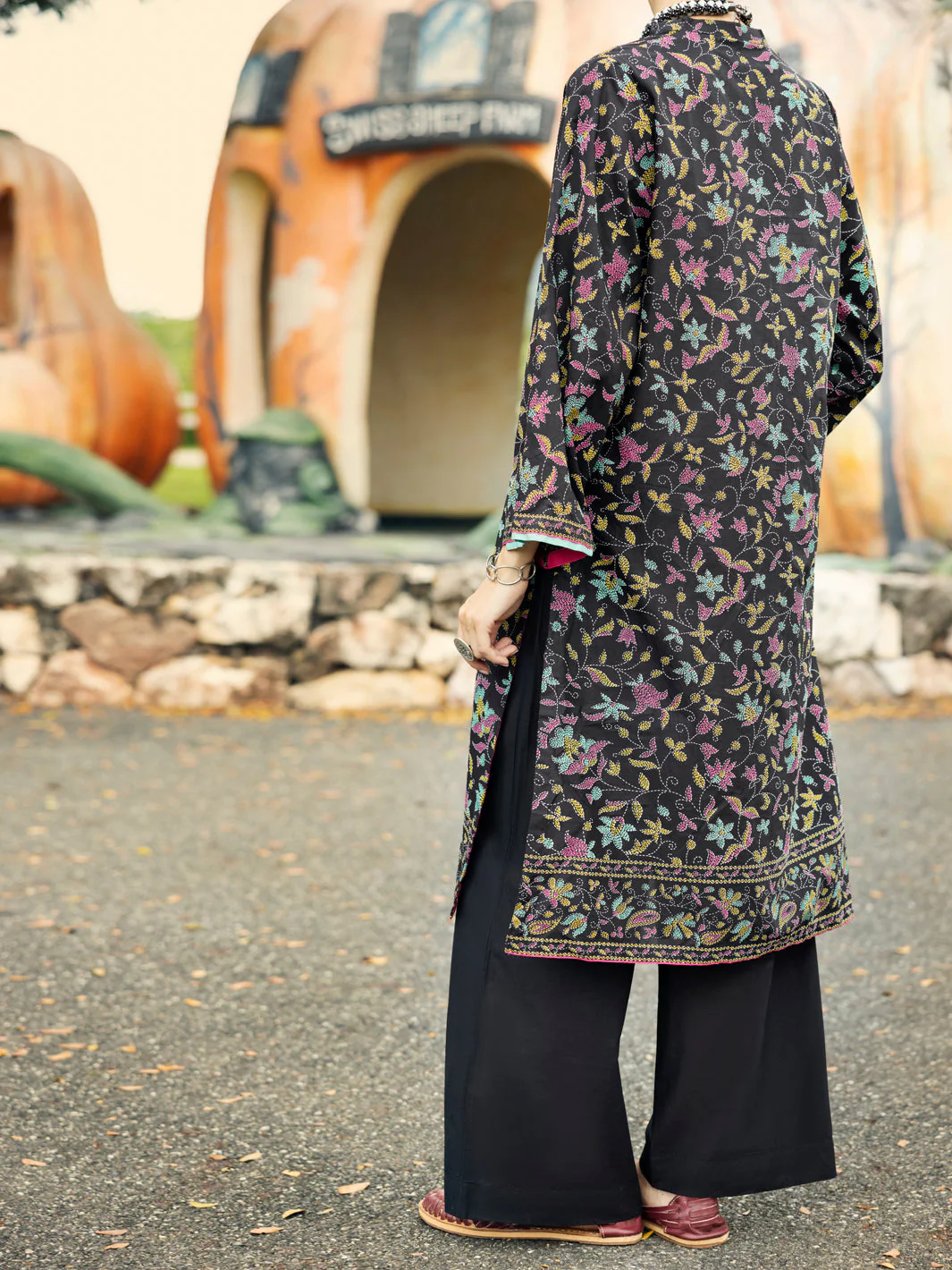 BLACK LAWN KURTI | AL-LK-1042/FB-1042A - Image 4