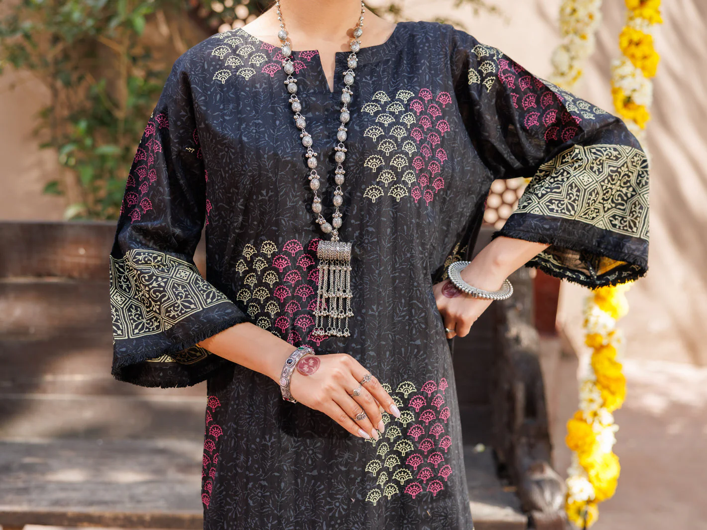 BLACK DOBBY KURTI | AL-LK-1059/FB-1059A - Image 3