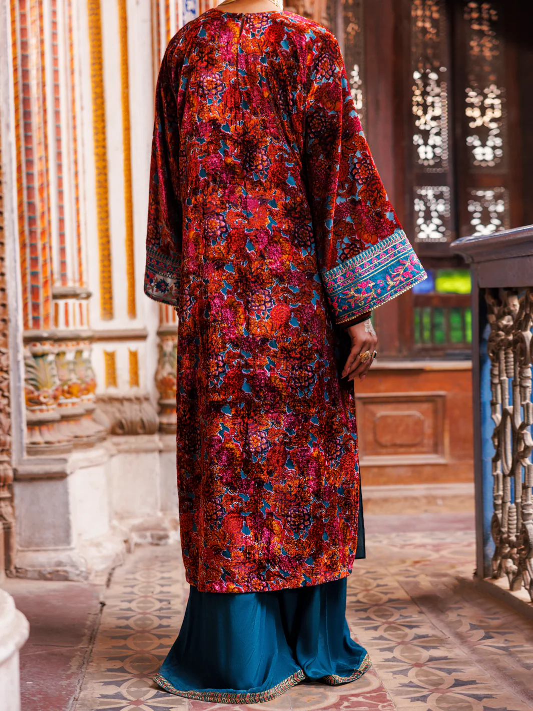 MAROON VELVET 2PC STITCHED | AL-LS-LKS-534/AM-3007A - Image 2