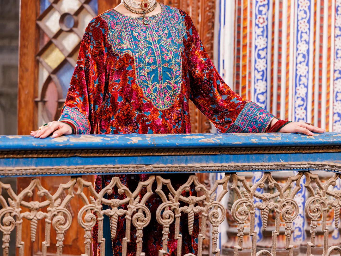 MAROON VELVET 2PC STITCHED | AL-LS-LKS-534/AM-3007A - Image 4