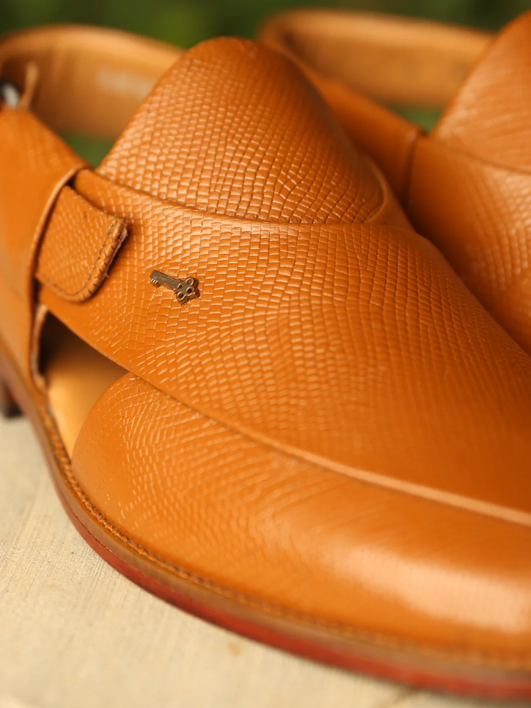 MUSTARD LEATHER PESHAWARI SANDALS | AL-MFW-HC-US-149-R1 - Image 2