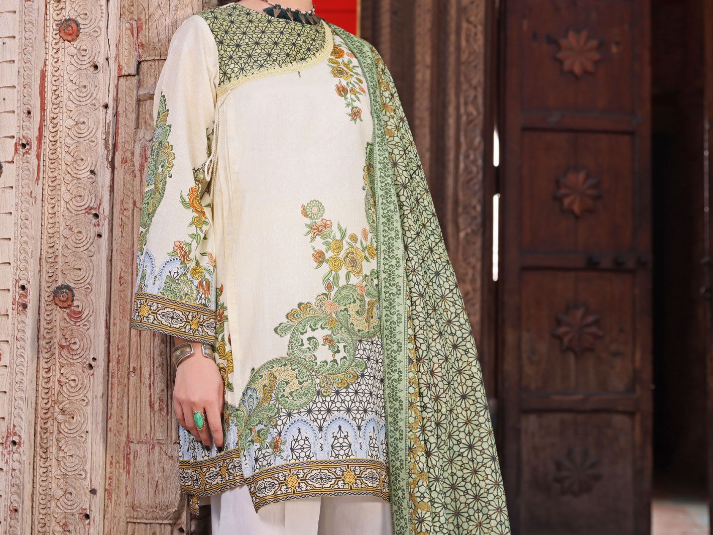 OFF WHITE LAWN 2PC UNSTITCHED | ALP-2PS-US-1104 V-2 2021 - Image 3