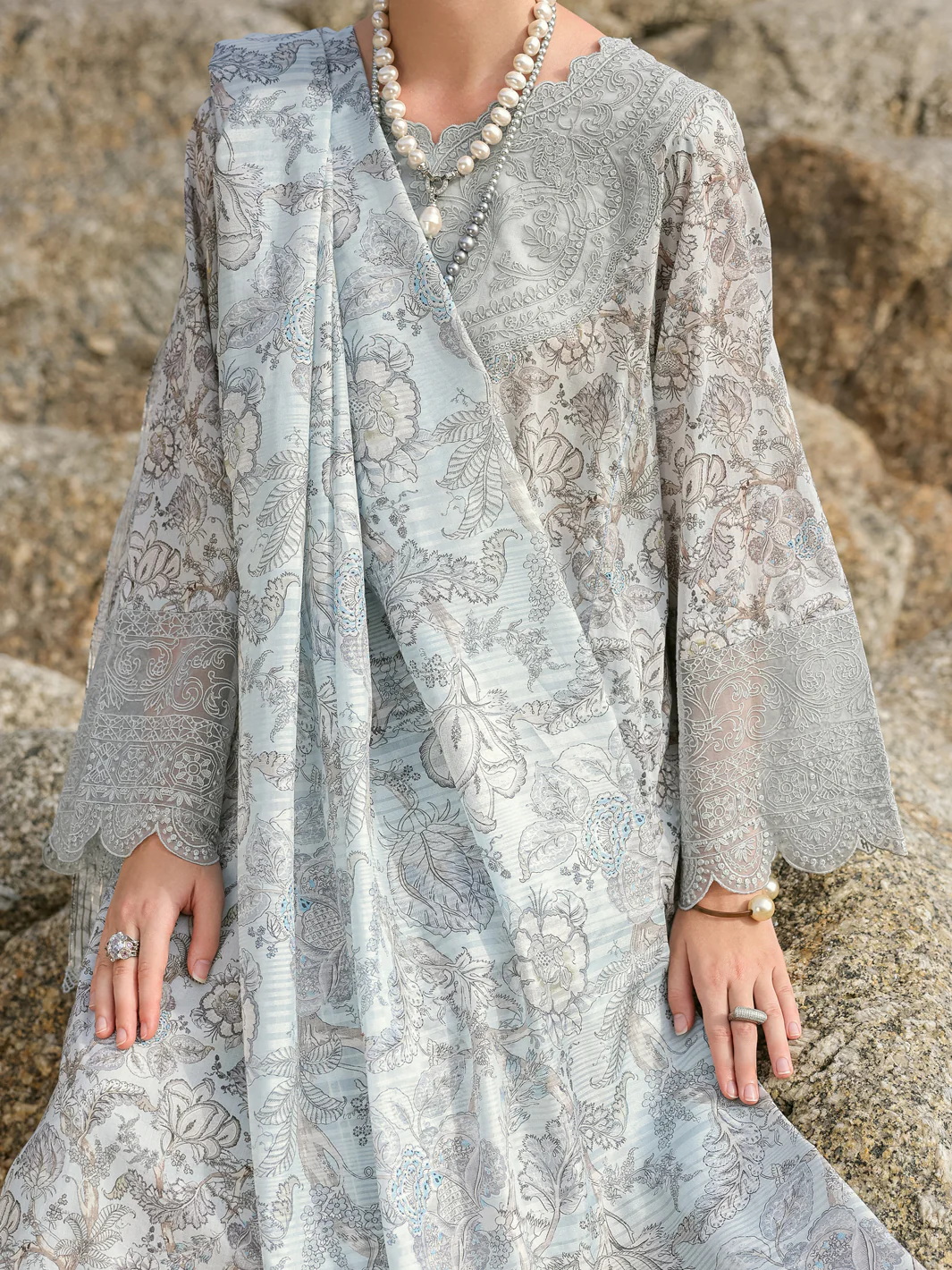 LIGHT GREY LAWN 3PC STITCHED | ALP-3PS-1809/S FB-1809A - Image 2