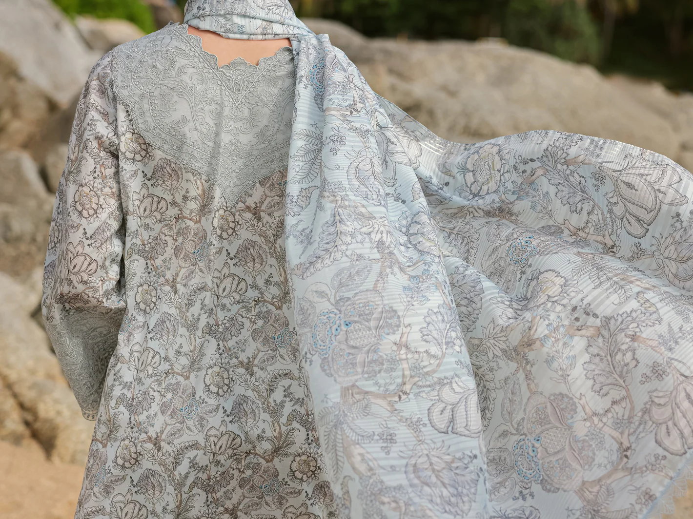 LIGHT GREY LAWN 3PC STITCHED | ALP-3PS-1809/S FB-1809A - Image 3