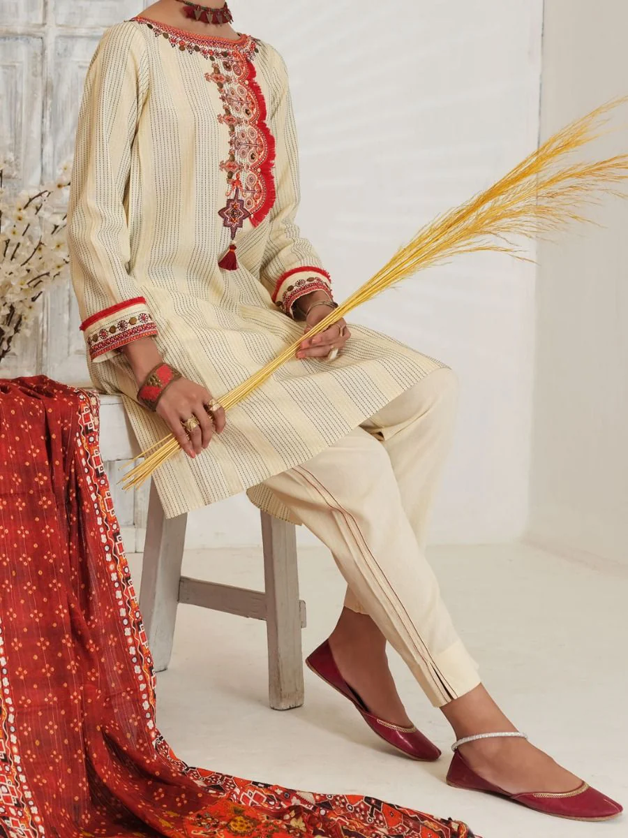 OFF WHITE LAWN 3PC UNSTITCHED | ALP-3PS-US-1053 V-2 2021 - Image 3