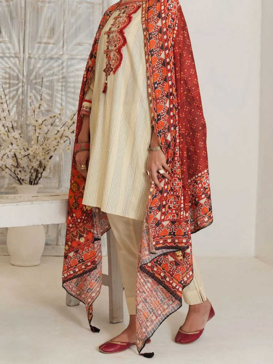 OFF WHITE LAWN 3PC UNSTITCHED | ALP-3PS-US-1053 V-2 2021 - Image 4
