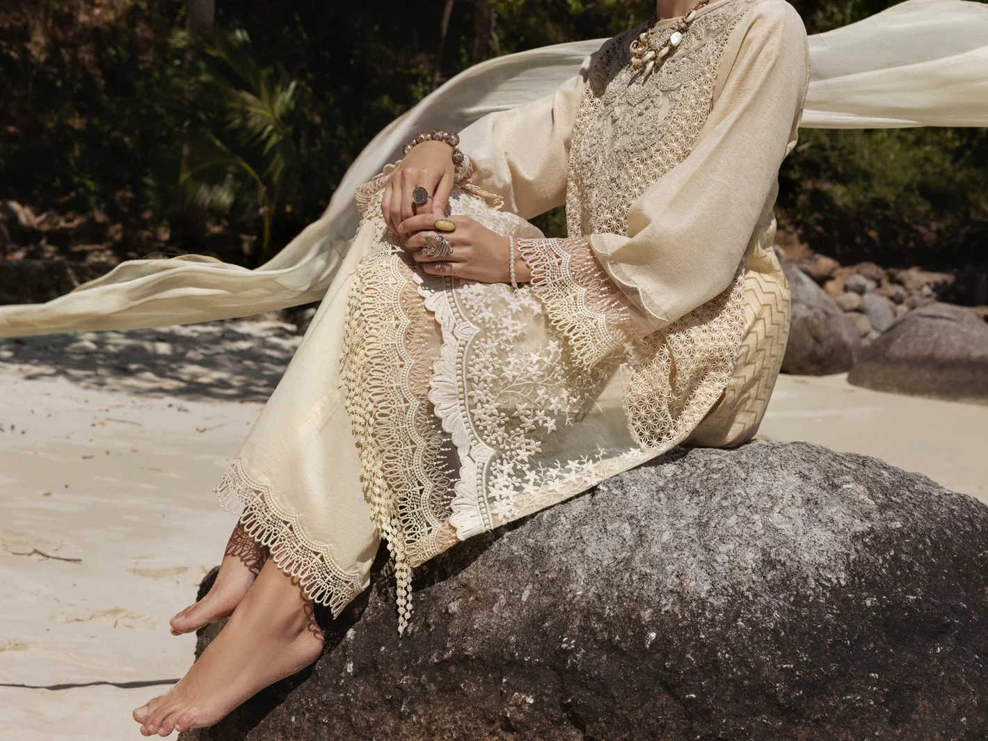 OFF WHITE JACQUARD 3PC STITCHED | ALP-3PS-US-1269/S AM-2562A - Image 4