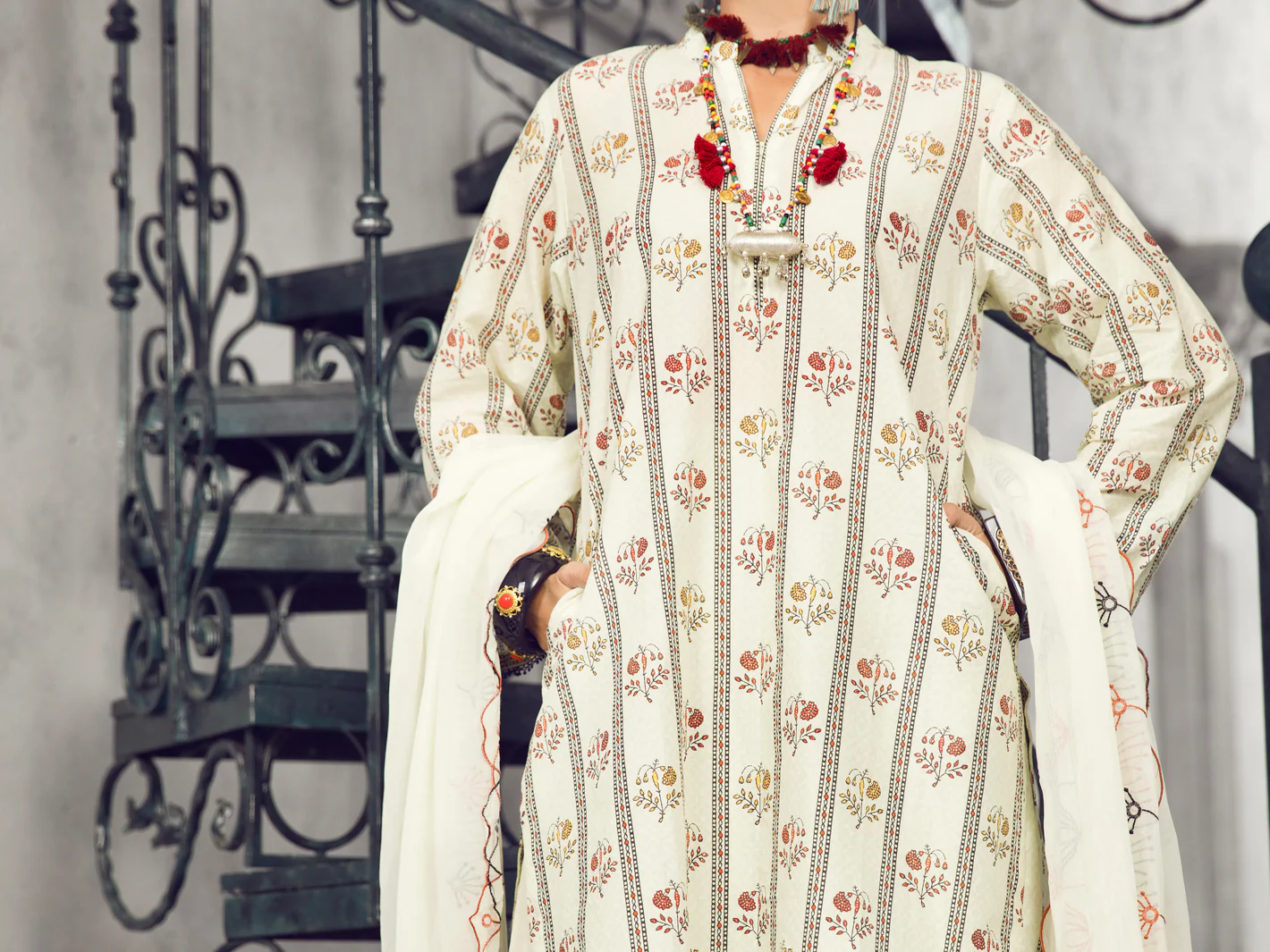 CREAM LAWN 3PC STITCHED | ALP-3PS-US-1296/S FB-1296A - Image 4