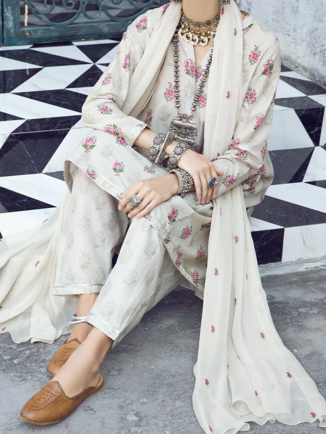 BEIGE LAWN 3PC STITCHED | ALP-3PS-US-1297/S FB-1297A - Image 5