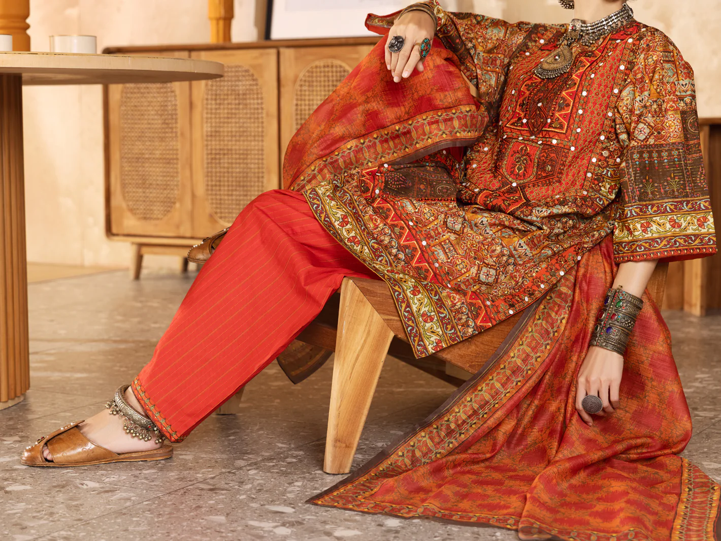 RED LUREX 3PC UNSTITCHED | ALP-3PS-US-1299 FB-1299A - Image 3