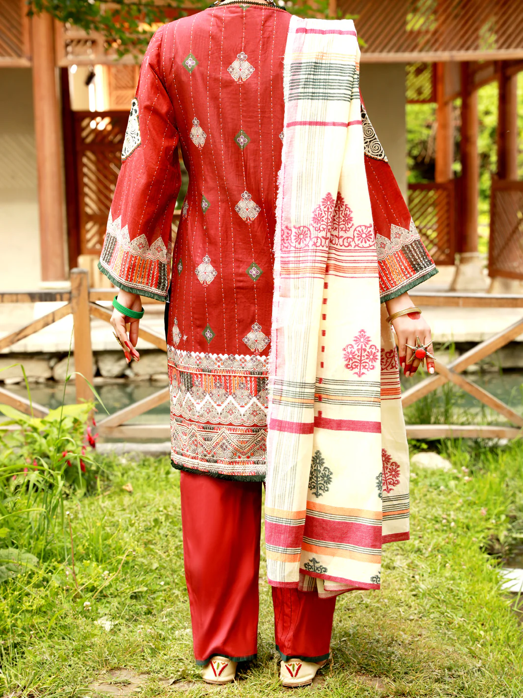 MAROON LAWN 3PC STITCHED | ALP-3PS-US-1388/S FB-1388A - Image 2