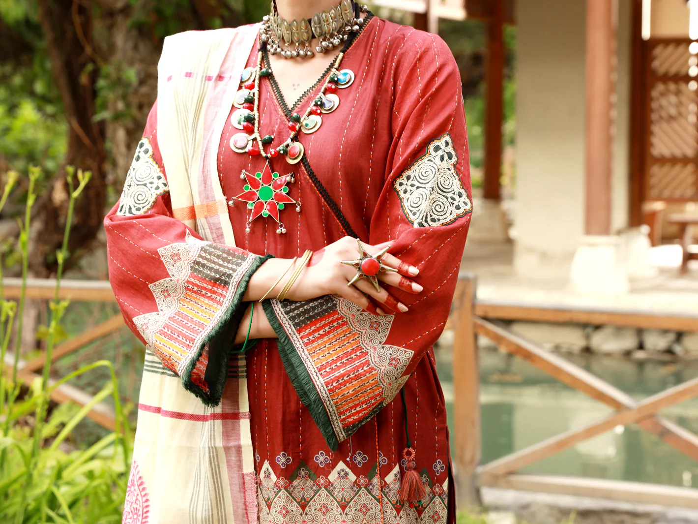 MAROON LAWN 3PC STITCHED | ALP-3PS-US-1388/S FB-1388A - Image 3