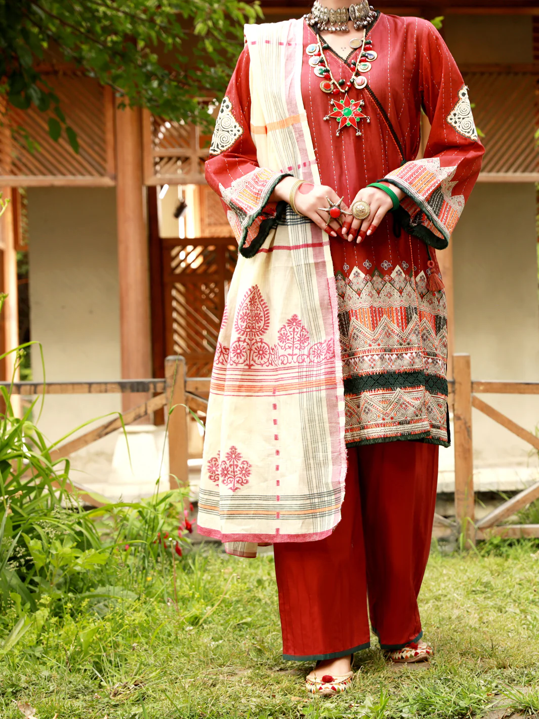 MAROON LAWN 3PC STITCHED | ALP-3PS-US-1388/S FB-1388A - Image 5