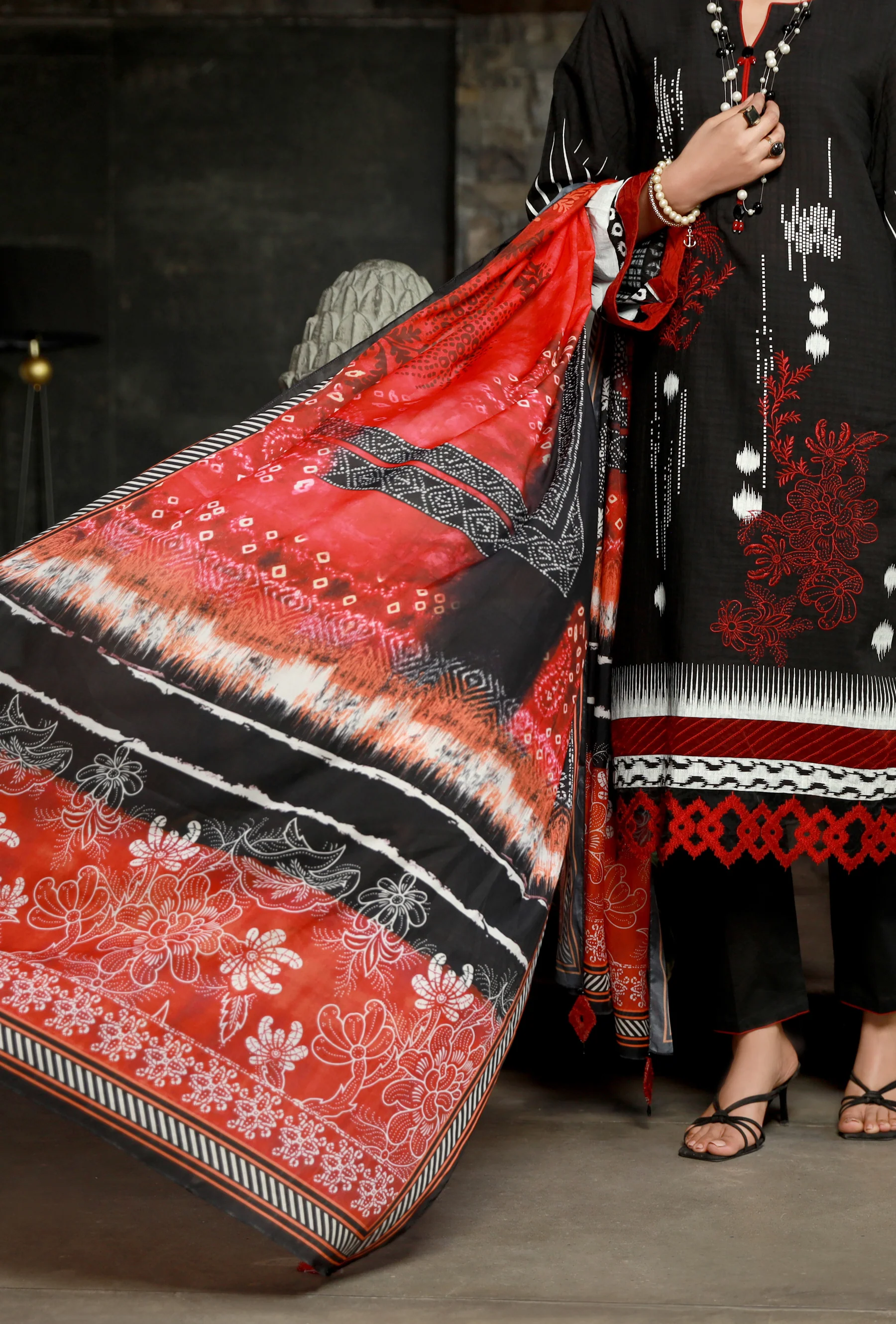 BLACK JACQUARD 3PC STITCHED | ALP-3PS-US-1389/S FB-1389A - Image 3