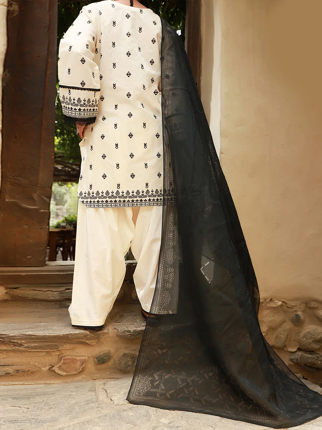 BLACK & WHITE JACQUARD 3PC UNSTITCHED | ALP-3PS-US-1409 FB-1409A - Image 2