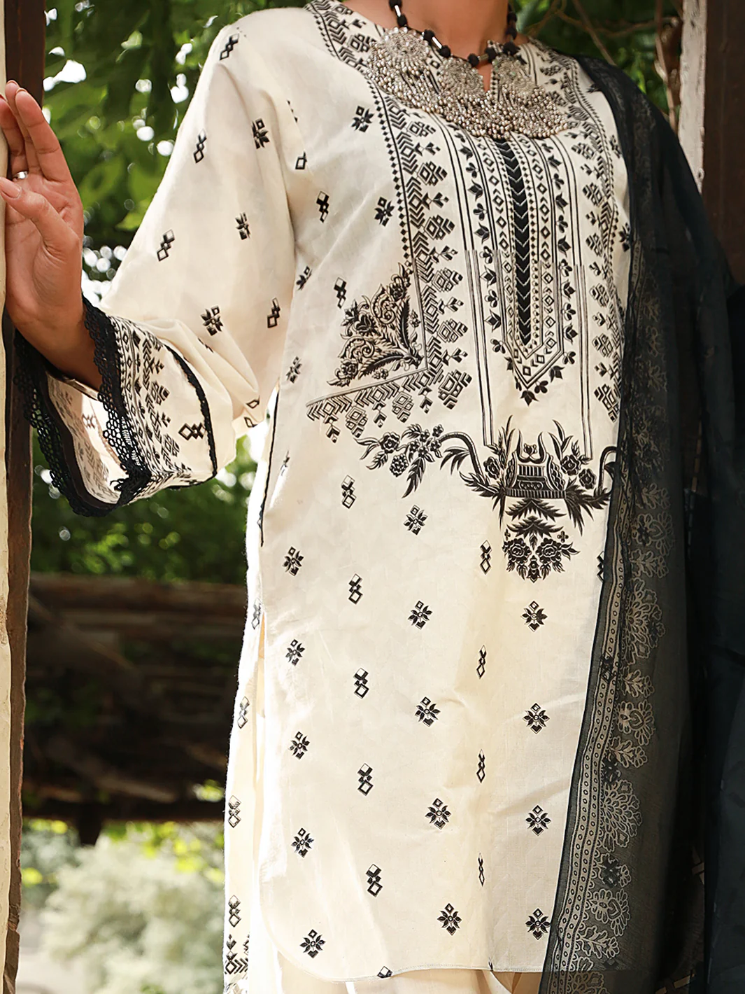 BLACK & WHITE JACQUARD 3PC UNSTITCHED | ALP-3PS-US-1409 FB-1409A - Image 5