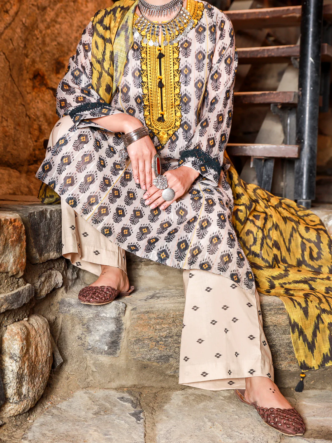 BEIGE JACQUARD 3PC STITCHED | ALP-3PS-US-1420/S FB-1420A - Image 3