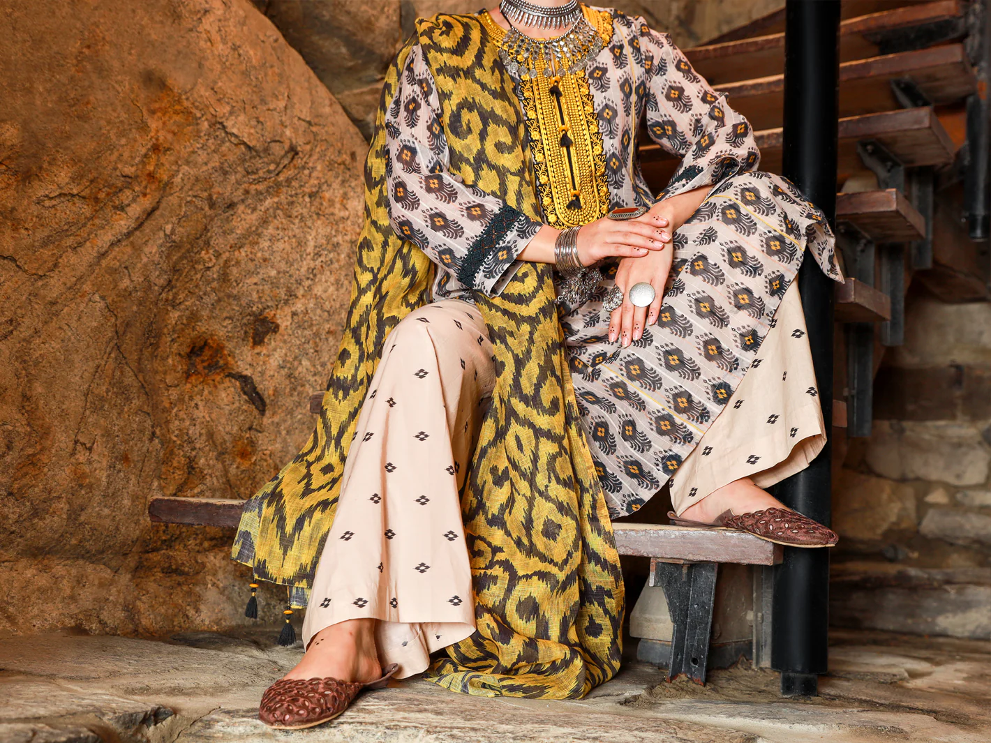 BEIGE JACQUARD 3PC STITCHED | ALP-3PS-US-1420/S FB-1420A - Image 4