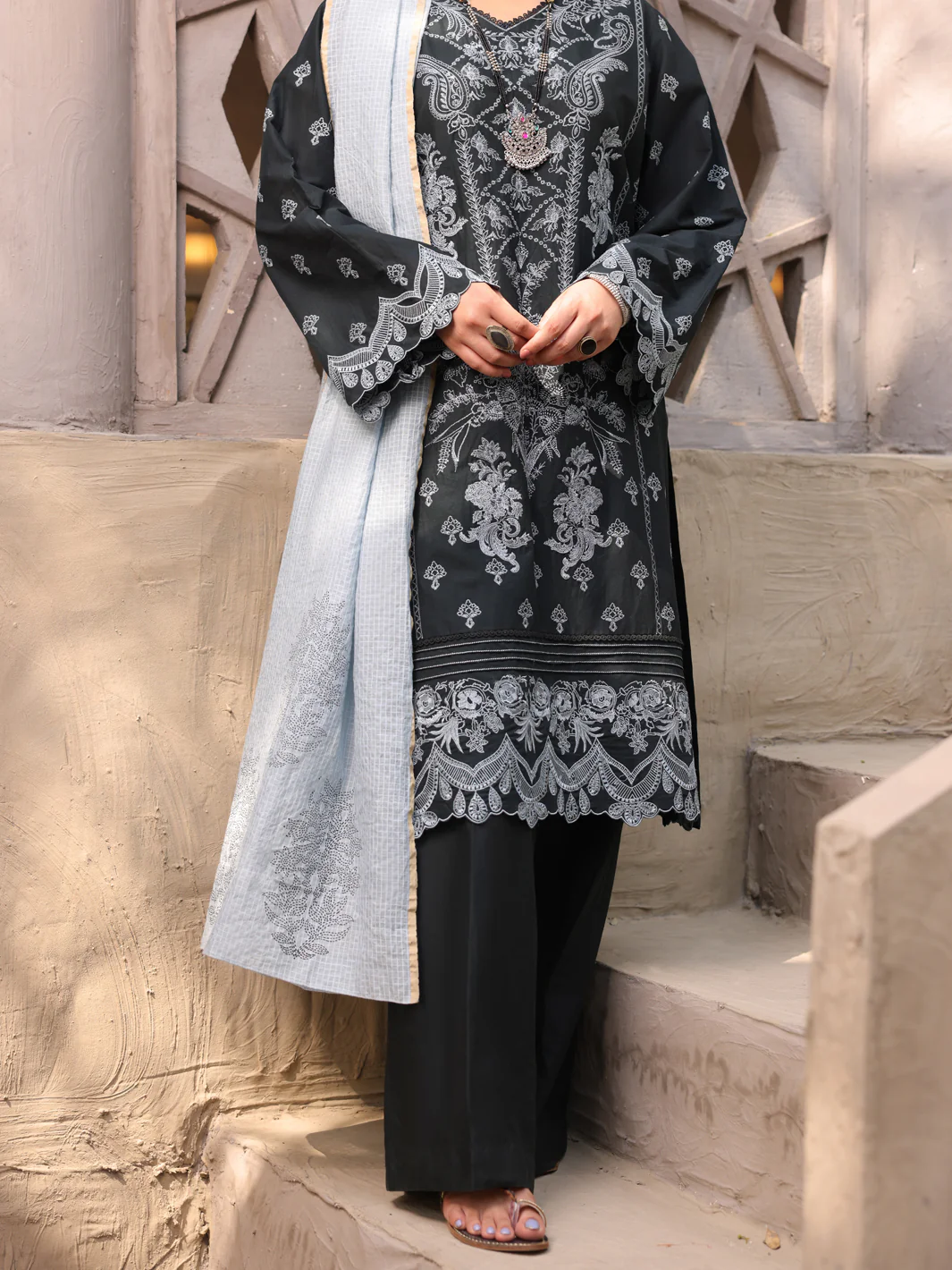 BLACK CAMBRIC 3PC UNSTITCHED | ALP-3PS-US-1631 FB-1631A - Image 4