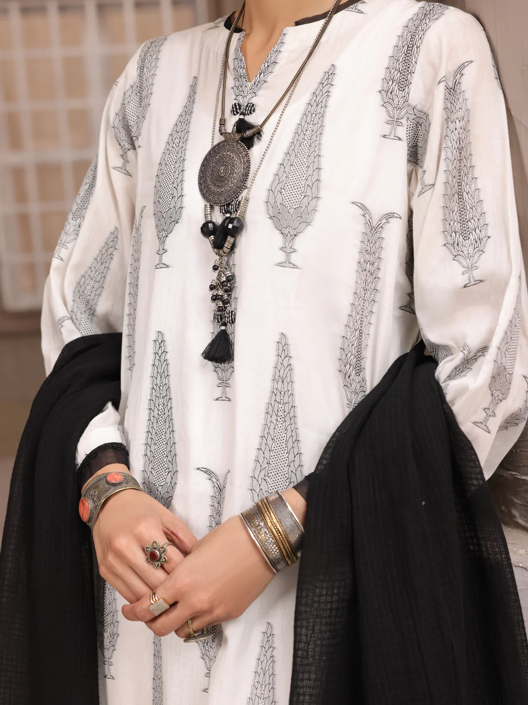 BLACK & WHITE JACQUARD 3PC UNSTITCHED | ALP-3PS-US-1634 FB-1634A - Image 3