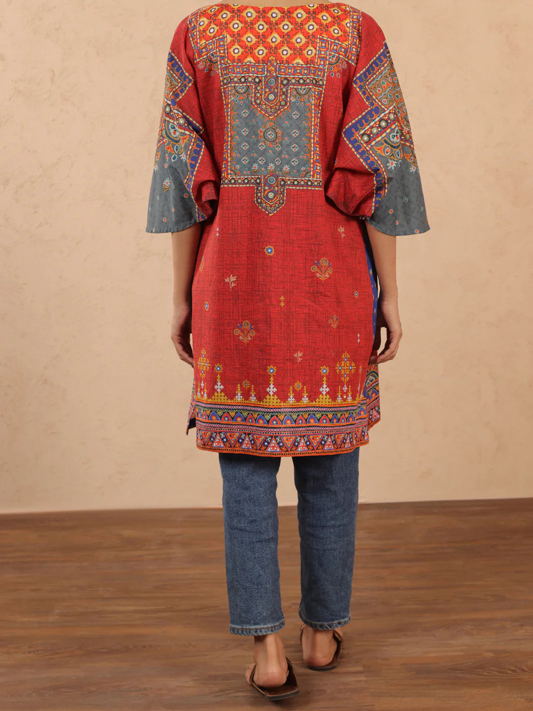 RED CAMBRIC KURTI | ALP-LK-1980/FB-1980A - Image 2