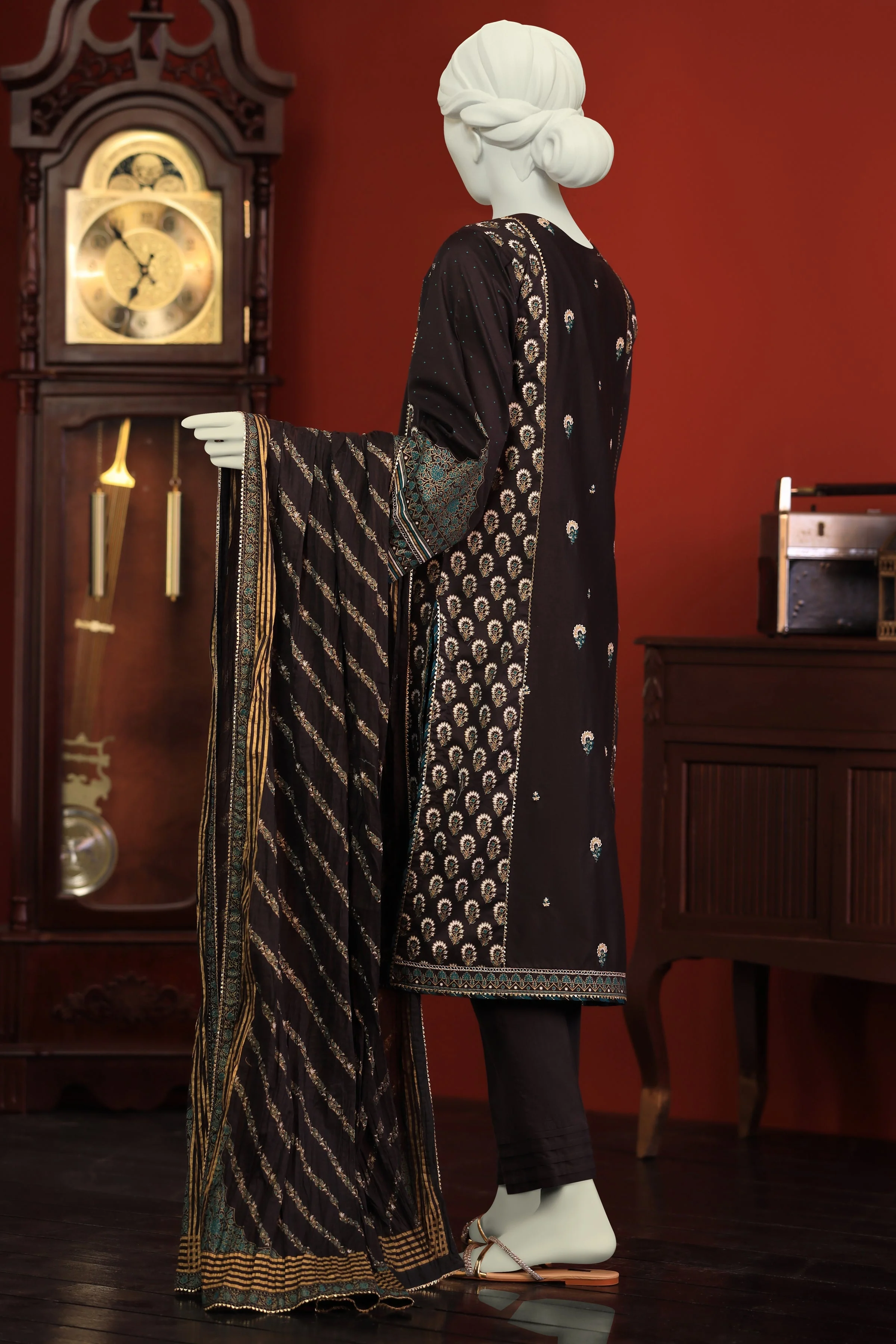 CHARCOAL LAWN 3PC UNSTITCHED | CCW-3PSU-S-US-22-018/A ANMOL-1 - Image 2