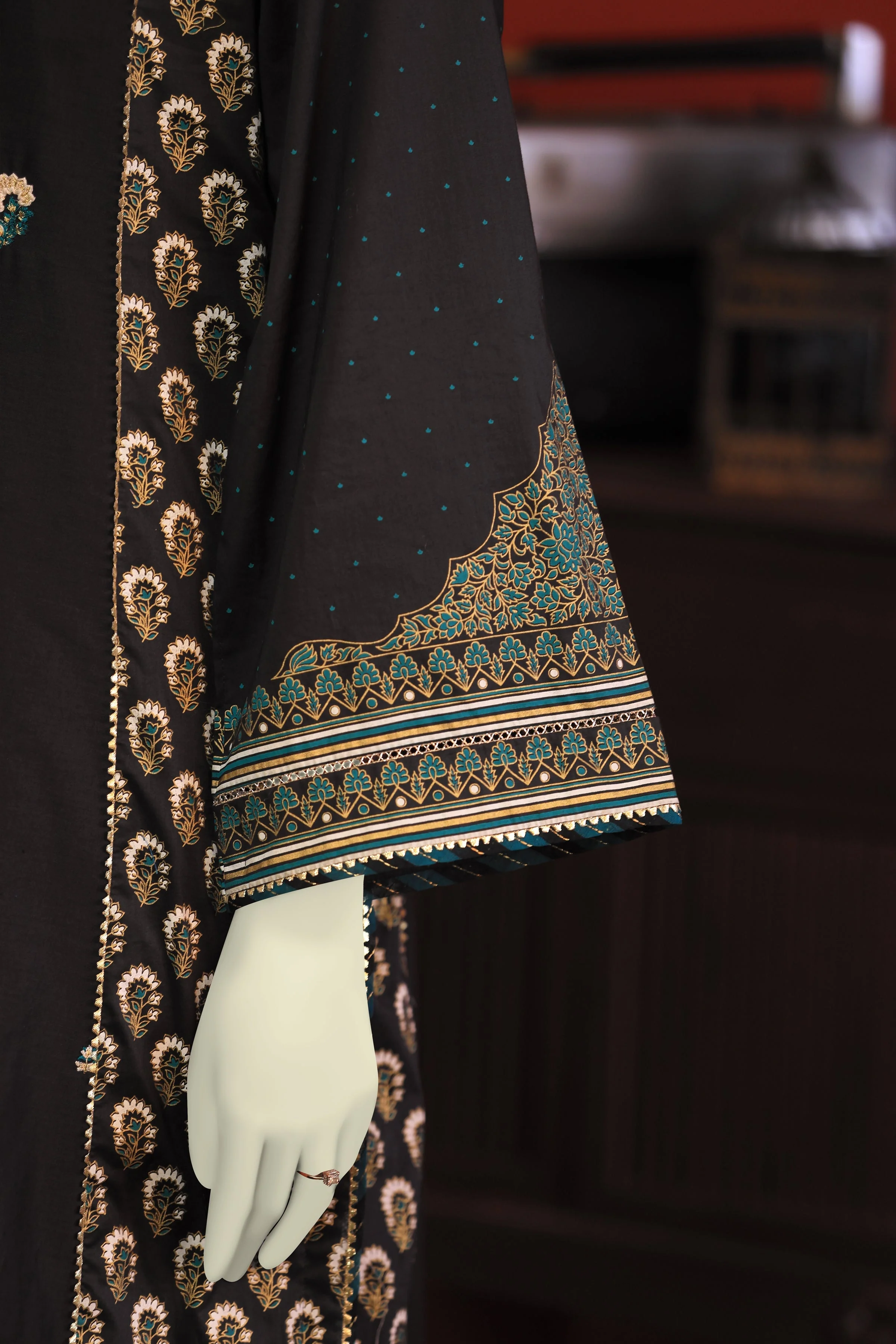 CHARCOAL LAWN 3PC UNSTITCHED | CCW-3PSU-S-US-22-018/A ANMOL-1 - Image 7