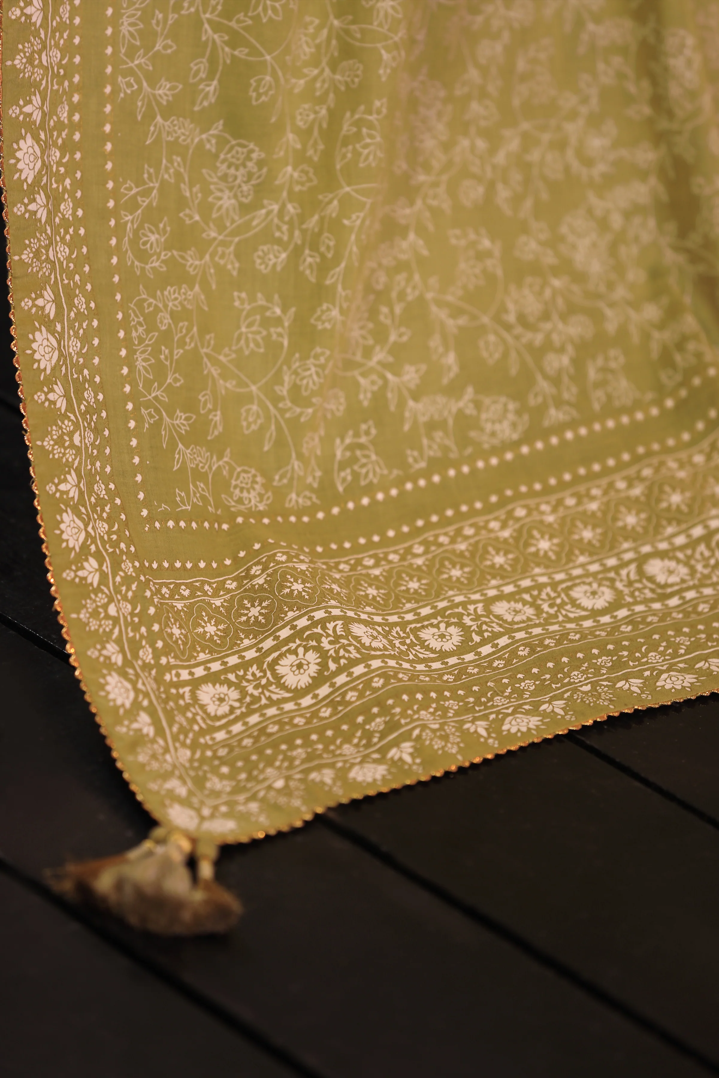 PISTACHIO LAWN 3PC UNSTITCHED | CCW-3PSU-S-US-22-020/A SHAJAR-1 - Image 3