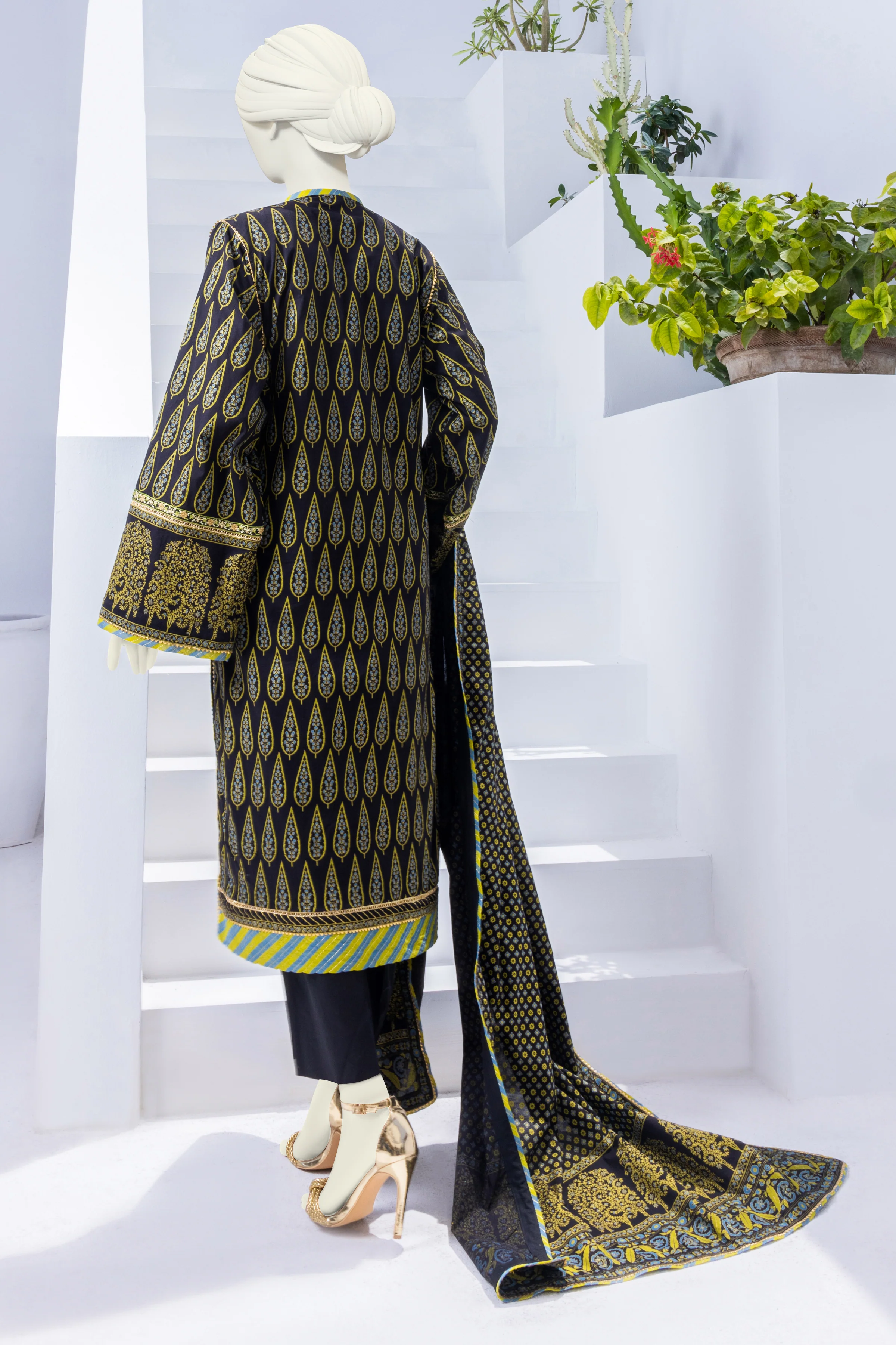 BLACK LAWN 3PC STITCHED | CCW-3PSU-S-US-22-038/S ALMAS - Image 2