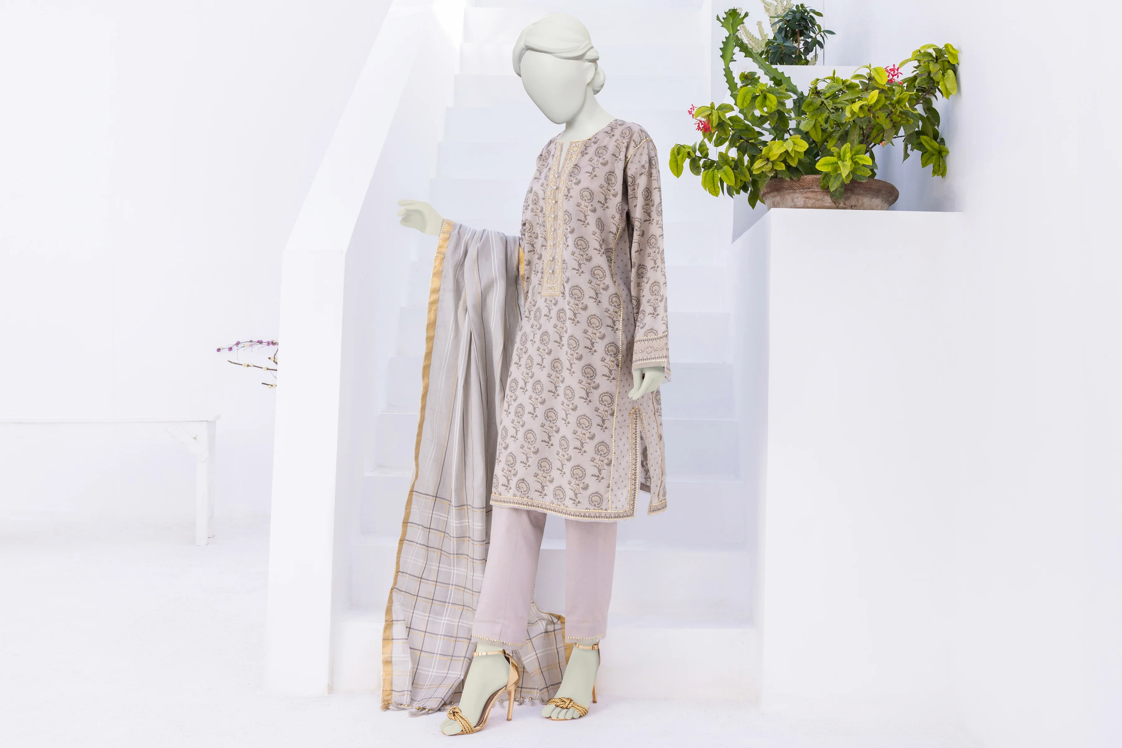 BEIGE LAWN 3PC STITCHED | CCW-3PSU-S-US-22-039/S FIROZA - Image 6