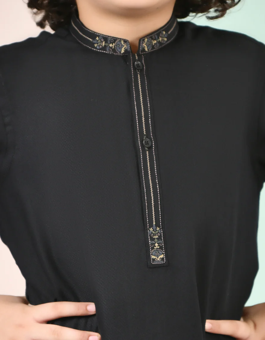 BLACK VISCOSE KURTA | JCK-US-44131/A22/JJ8271-SF - Image 2