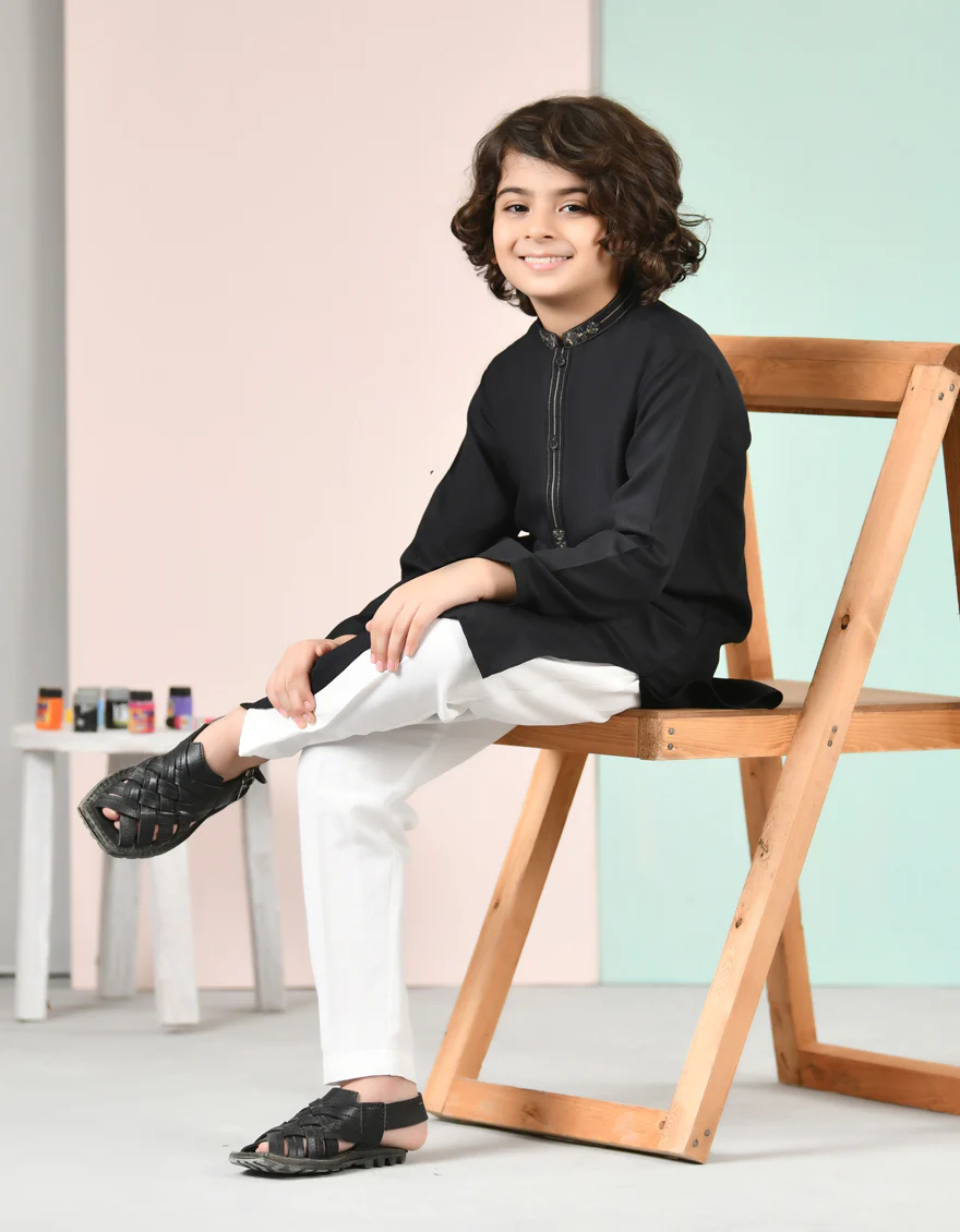 BLACK VISCOSE KURTA | JCK-US-44131/A22/JJ8271-SF - Image 3