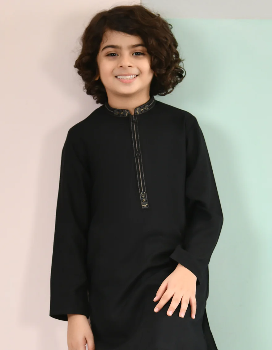 BLACK VISCOSE KURTA | JCK-US-44131/A22/JJ8271-SF - Image 4
