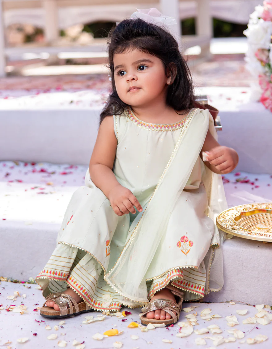 GREEN KHADDI 3PC STITCHED | JGK-W-24-1951 FB/IRIS-4 - Image 3
