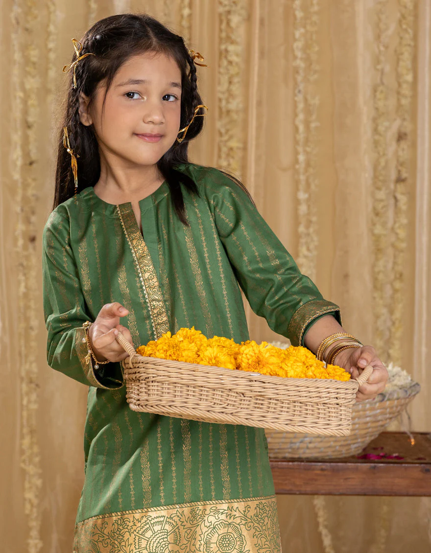 GREEN LAWN 2PC STITCHED | JGKL-S-JGST-25-5607 FB/SHEIN CO-ORDS-03 - Image 2