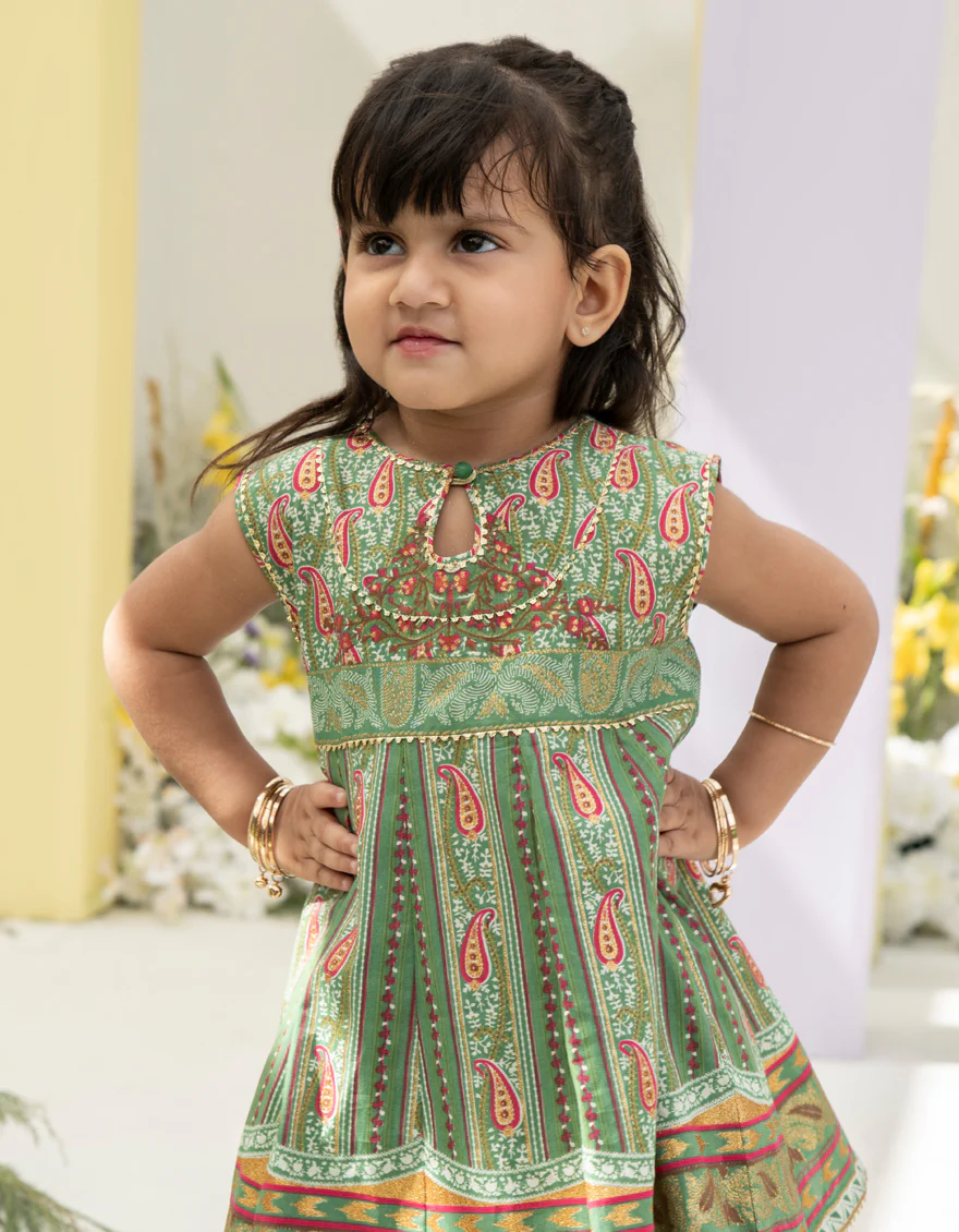 GREEN LAWN 2PC STITCHED | JGKL-S-JK2-24-5633 FB/RANI-I-A-02 - Image 3