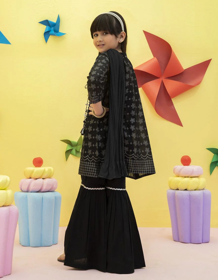 BLACK LAWN 3PC STITCHED | JGKL-S-US-22-1523 FB/CHANDI - Image 2