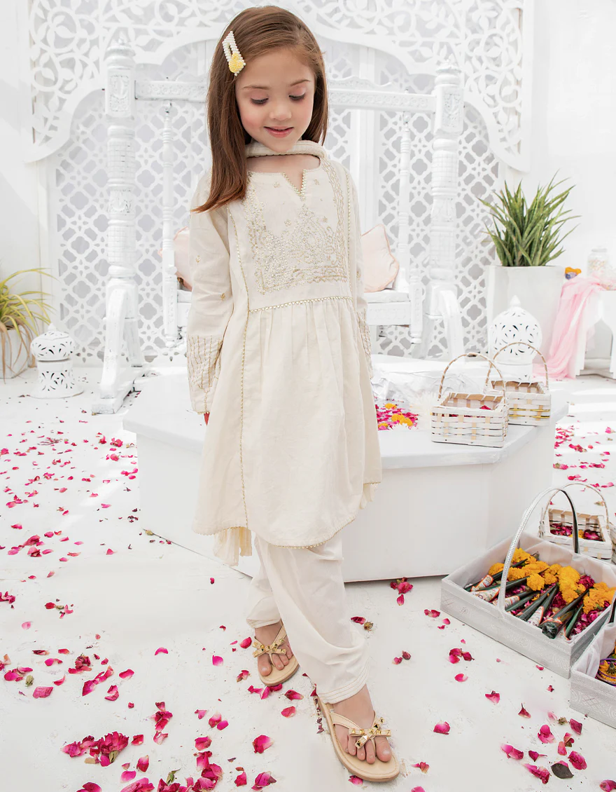 OFF WHITE LAWN 3PC STITCHED | JGKL-S-US-22-1550 FB/OFF WHITE - Image 3
