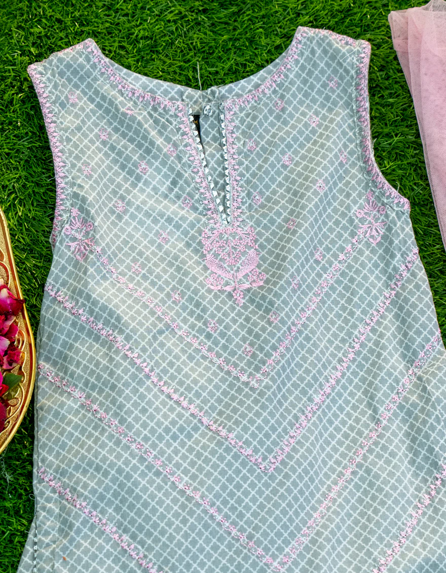 GREY LAWN 3PC STITCHED | JGKL-S-US-23-1566 FB/TA-MAM - Image 2