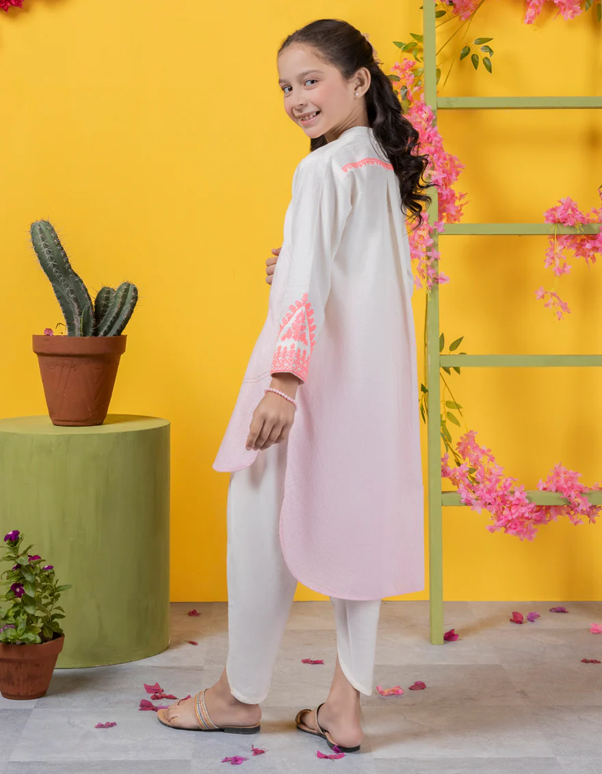 WHITE DOBBY KURTI | JGLK-S-JK-24-6003 FB/DIP DYE-03 - Image 2