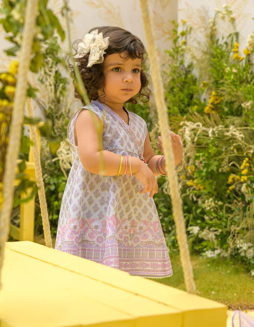 LIGHT GREY LAWN 2PC STITCHED | JIK-S-JK2-US-23-5633 FB/AYENA -I-A-3 - Image 4