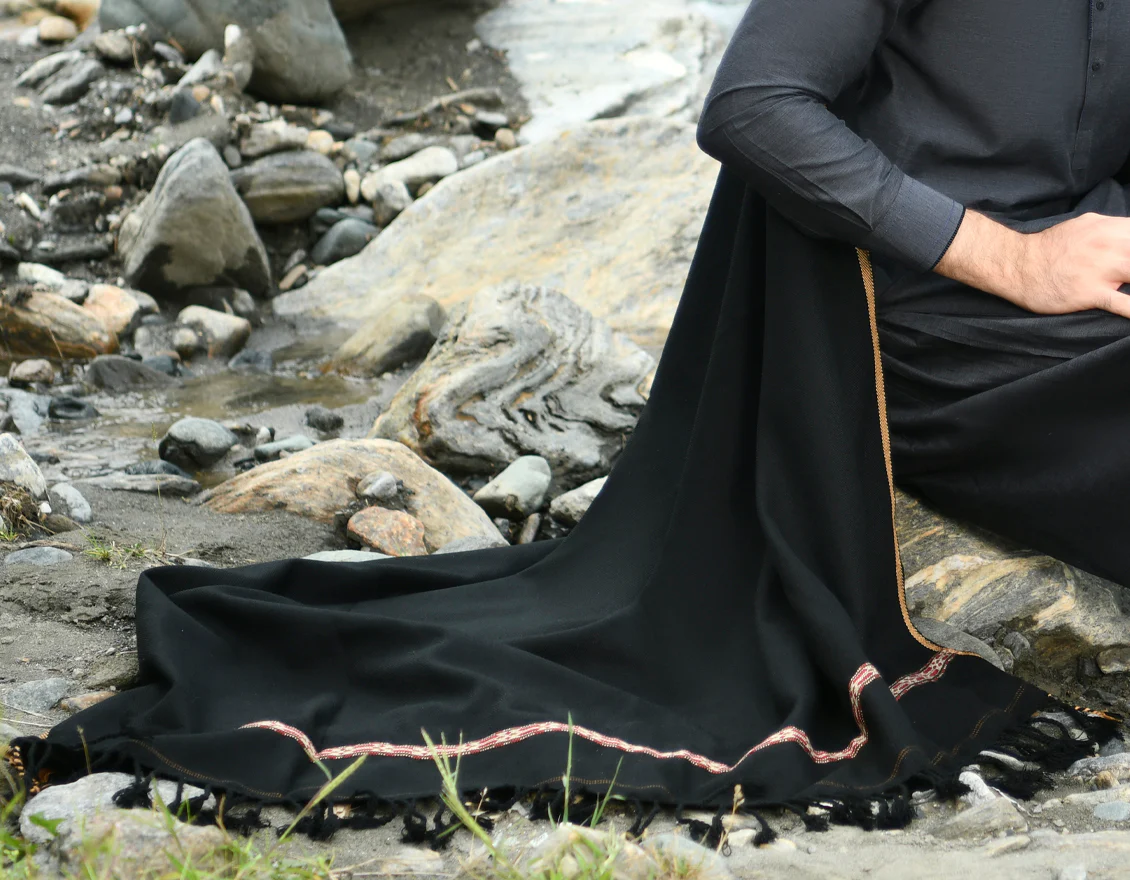 BLACK SHAWL | JJID-SHW-US-20-0010 FB/DUSSA SHAWL-BLACK - Image 3