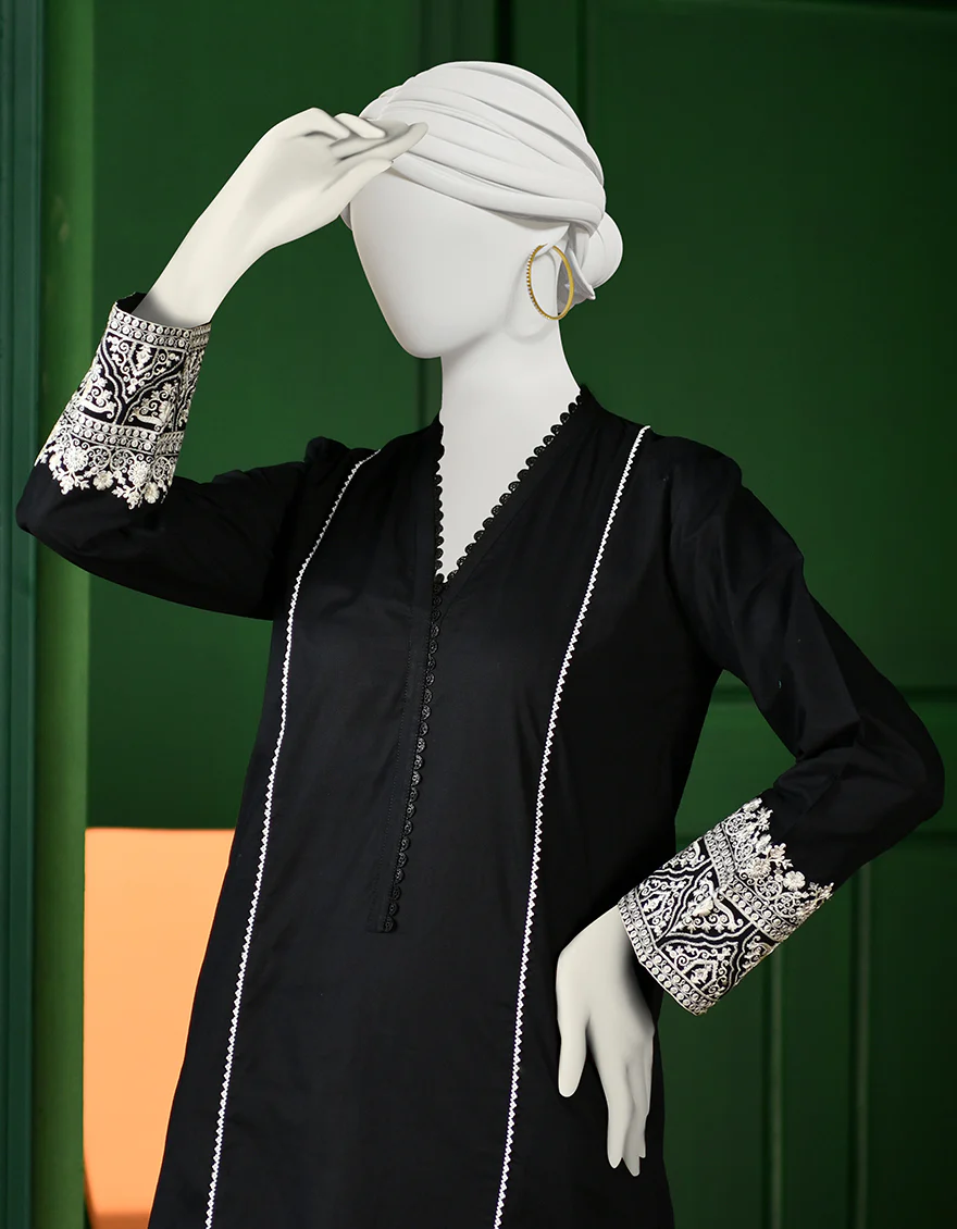 BLACK LAWN KURTI | JJLK-S-JPWK-US-23-936 FB/JN-419 - Image 2