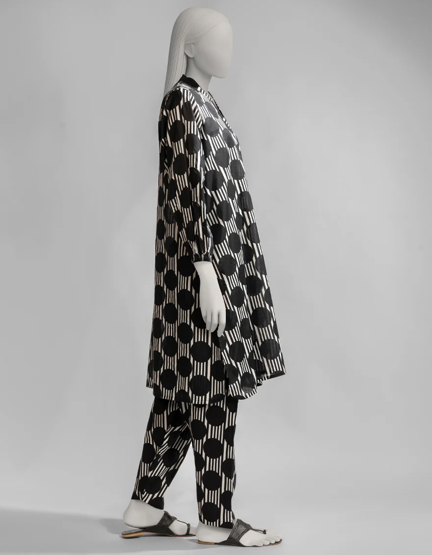 BLACK LAWN KURTI | JJLK-S-JSS-25-497 FB - Image 3