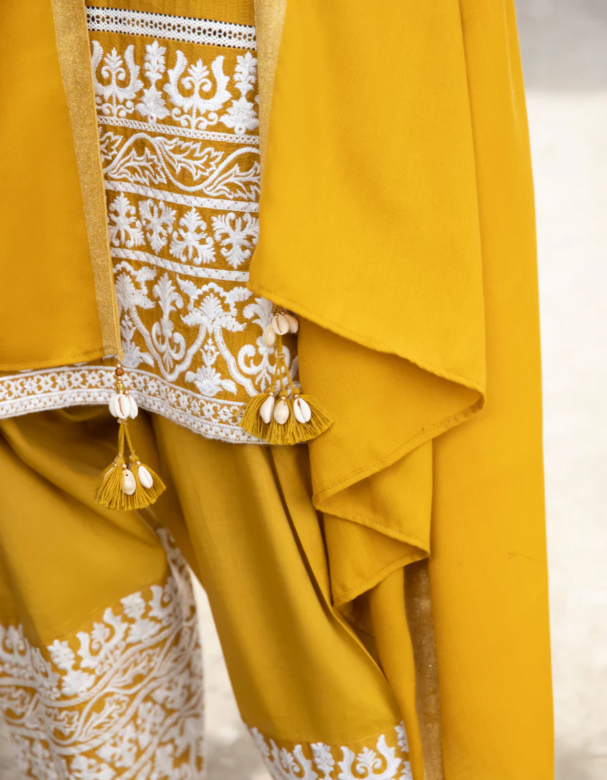 YELLOW YARN DYED 3PC STITCHED | JJPW-W-JPWS-US-22-480 FB/JASHAN - Image 4