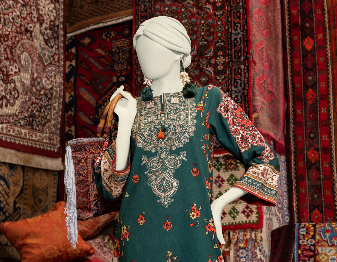 GREEN KHADDAR 2PC STITCHED | JJPW-W-JW2-US-23-7029 FB/PERSION CARPET-3 - Image 4