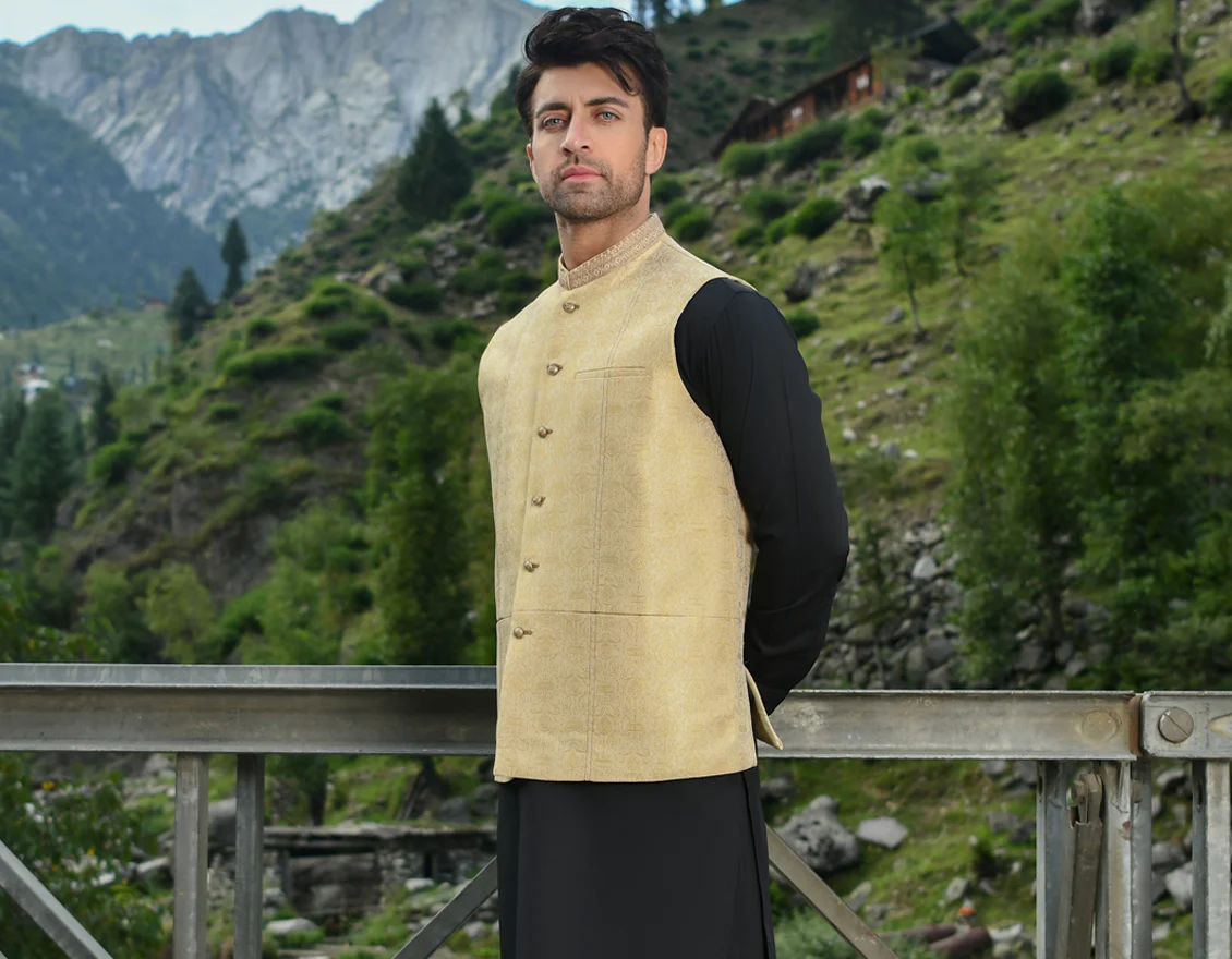 GOLD JAMAWAR WAISTCOAT | JJVC-US-44118/S22/JJ7063-FL - Image 4