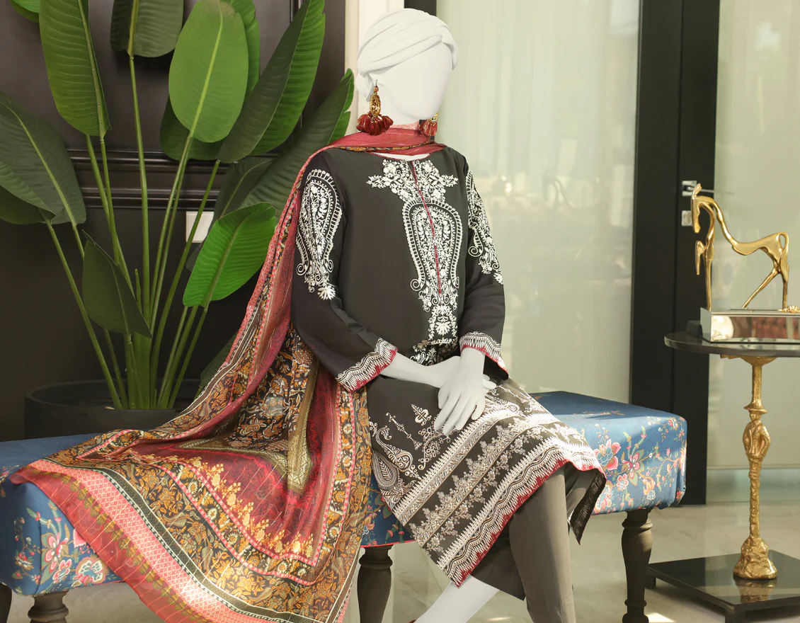 BLACK LAWN 3PC STITCHED | JLAWN-S-24-025/S SAWATI-3 - Image 3