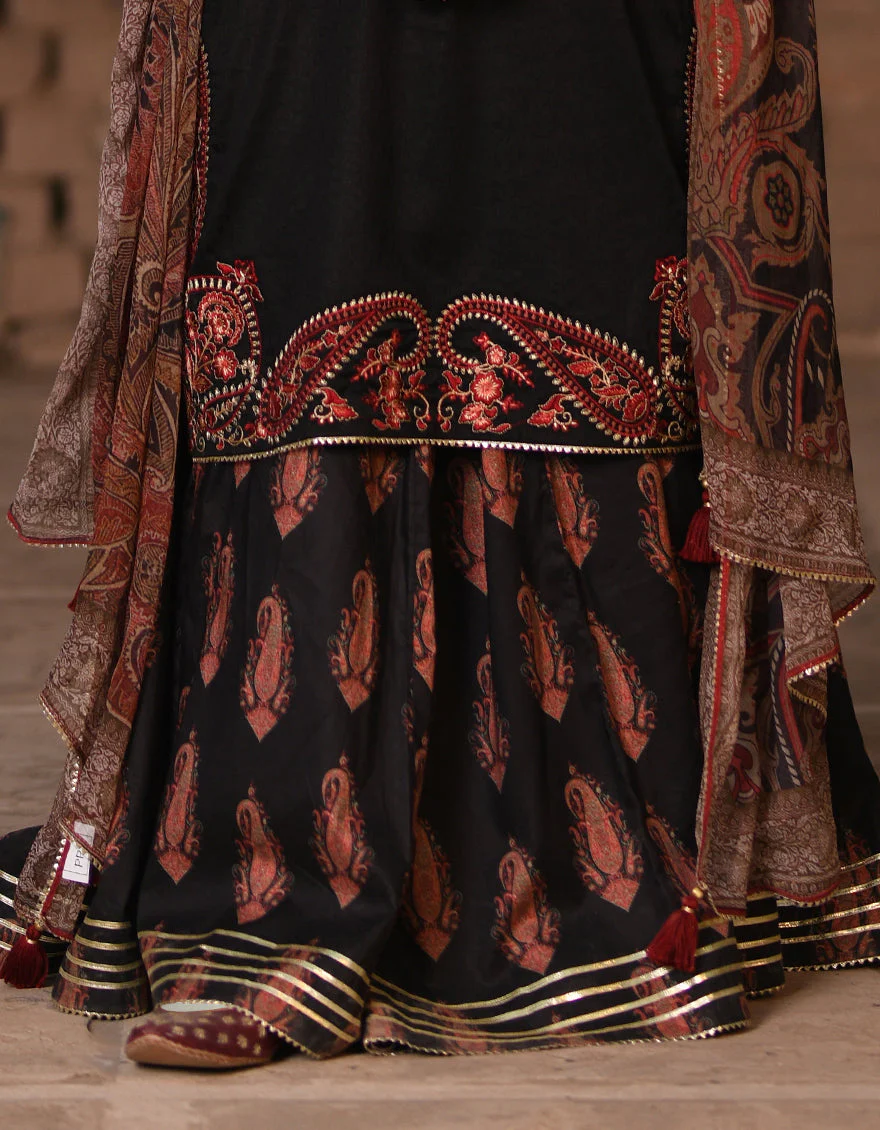 BLACK DOBBY 3PC STITCHED | JLAWN-S-25-016/S KASHMIRI-04 - Image 4
